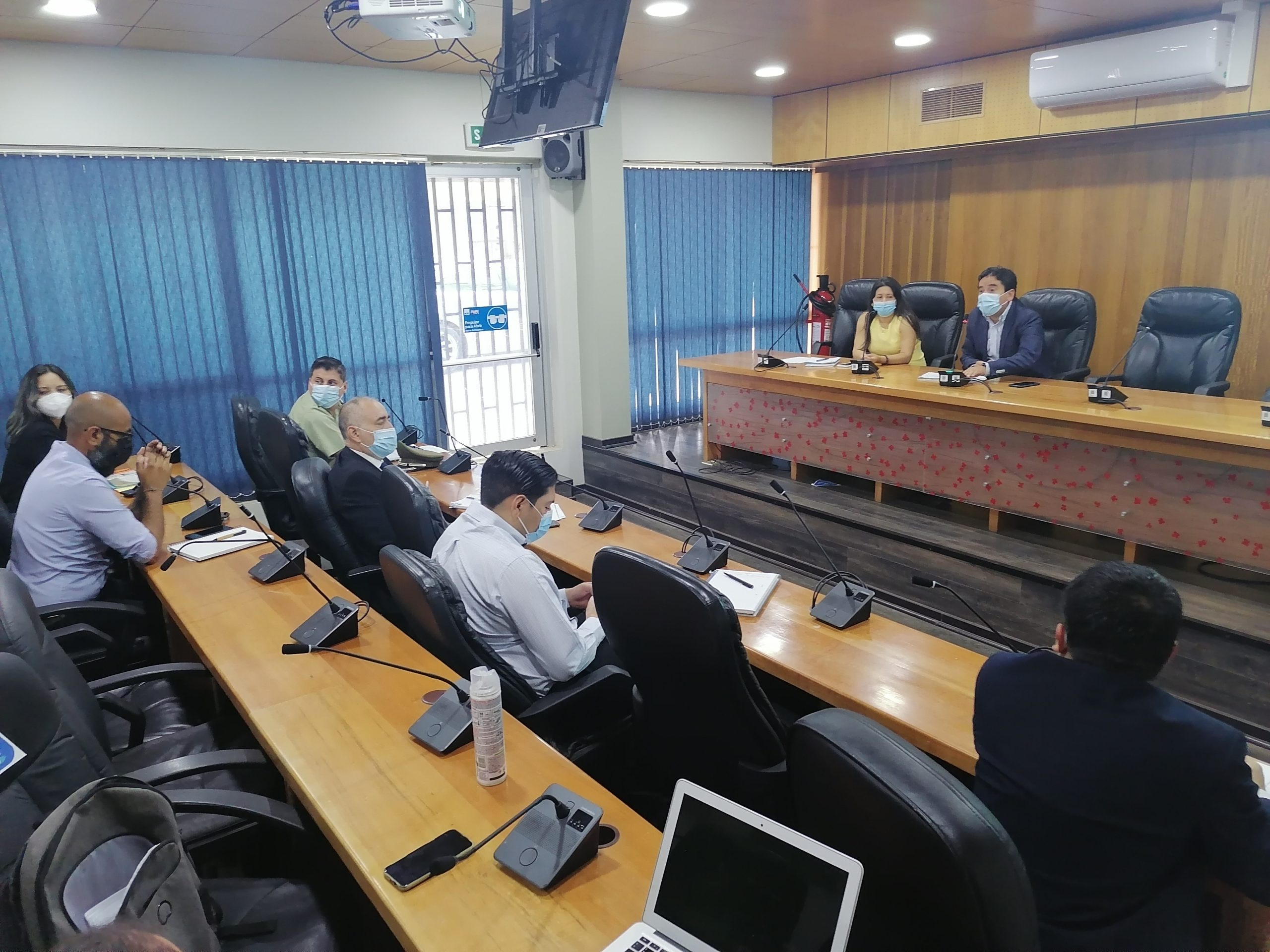 Gobernador Miguel Vargas conforma mesa técnica de trabajo ante situación migratoria en Atacama