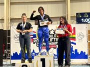 María Fernanda Palomino, deportista de Alto Hospicio, se corona campeona mundial en Powerlifting