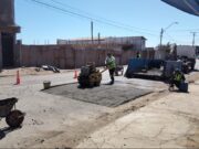 Municipio continúa trabajos de bacheo en calles de Alto Hospicio