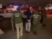 Carabineros del OS-9 detienen a grupo familiar