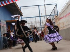 Agrupación folklórica «Pasión por la Cueca» llevan esquinazo a Club de adulto mayor » Los años felices»