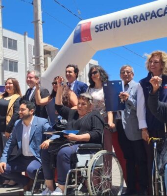 Alegría y emoción vivieron las 464 familias que recibieron sus departamentos en Brisas del Tamarugal