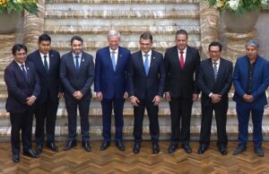 Presidente de Bolivia compromete no regularizar vehículos robados en Chile tras planteamiento del Gobernador Carvajal