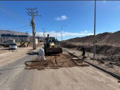 Equipos municipales bachean y repavimentan zonas críticas afectadas por las pasadas lluvias